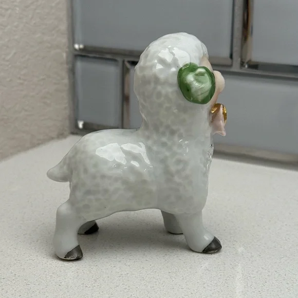 Vintage Glossy Ceramic Lamb Figurine Easter 1950s Springtime Decor Made in Japan - Picture 6 of 17